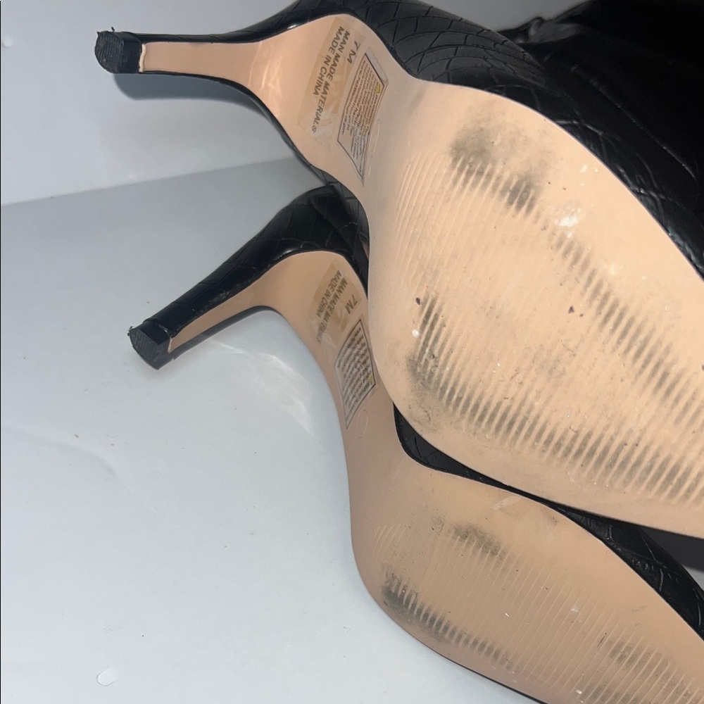 Fashion Nova Black Croc-Embossed Heeled Boots - Picture 5 of 8